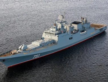 Η ρωσική φρεγάτα «Admiral Essen» στο λιμάνι του Πόρου για τα 190 χρόνια ελληνορωσικών σχέσεων